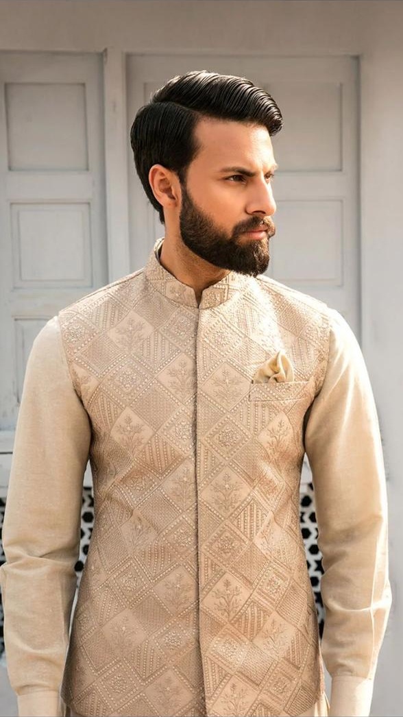 Beige Diamond-Embroidered Waistcoat